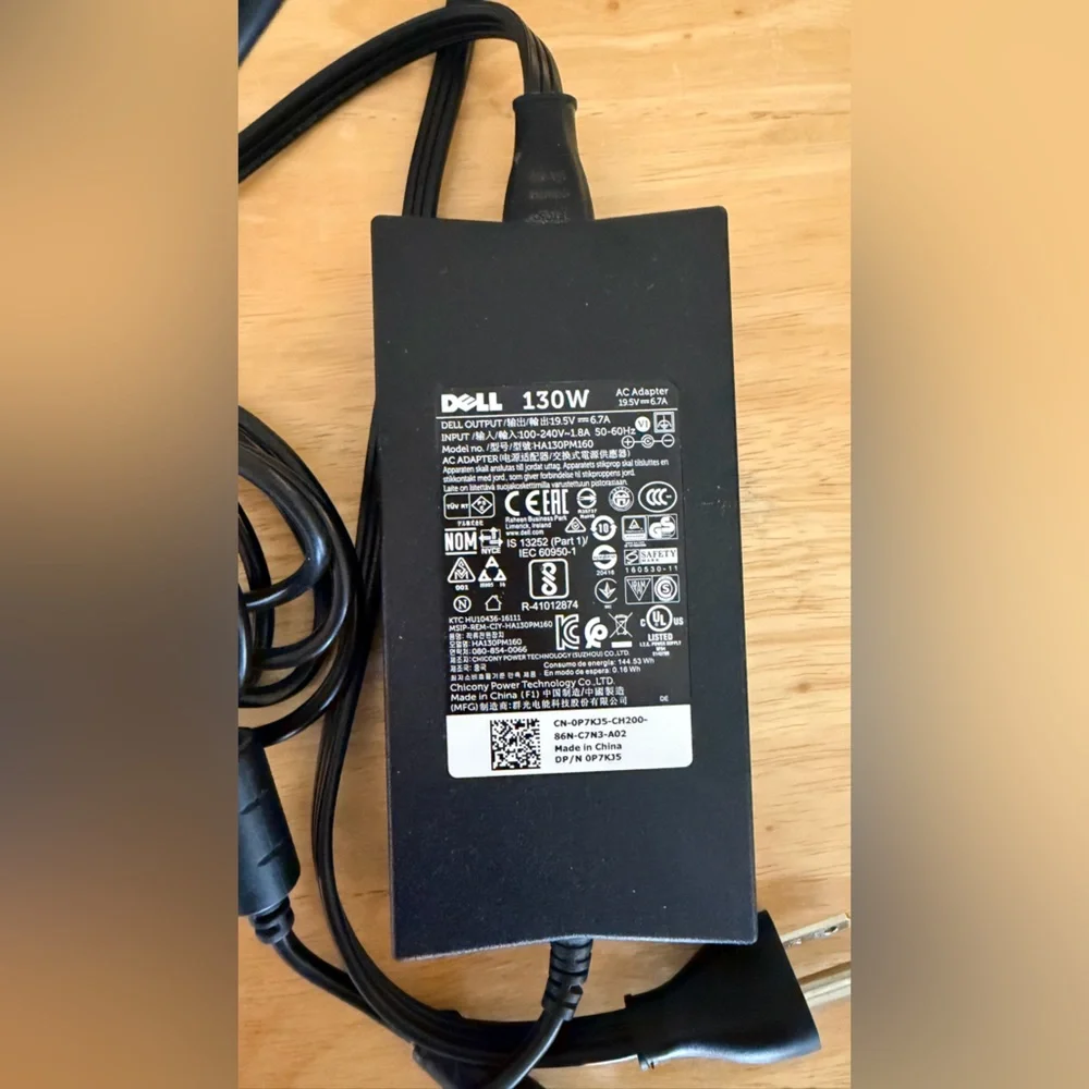Genuine Dell 130W Laptop Charger / AC Adapter in great working condition